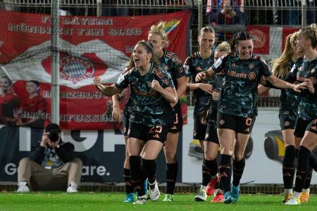 Sprung an Tabellenspitze geglückt: FCB-Frauen mit spätem Sieg Sprung an Tabellenspitze geglückt: FCB-Frauen mit spätem Sieg