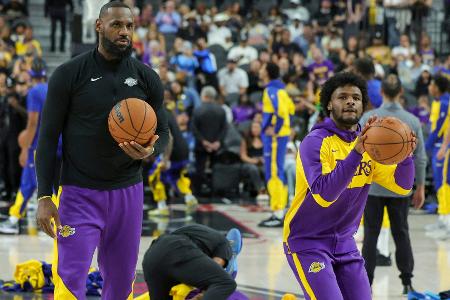 Traum-Premiere möglich: LeBron James und Sohn im Lakers-Kader Traum-Premiere möglich: LeBron James und Sohn im Lakers-Kader