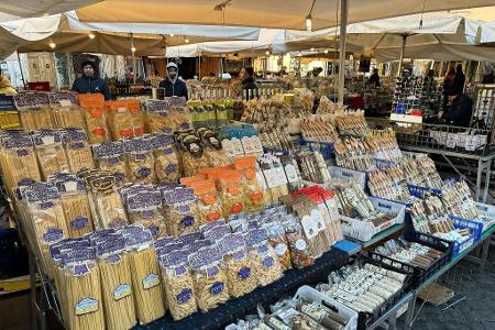 Die Vielfalt italienischer Pasta ist fast unüberschaubar. Die Vielfalt italienischer Pasta ist fast unüberschaubar.