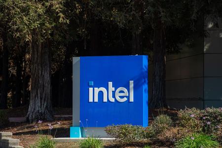 Der juristische Streit zwischen EU-Kommission und Intel geht seit gut 15 Jahren hin und her. Der juristische Streit zwischen EU-Kommission und Intel geht seit gut 15 Jahren hin und her.