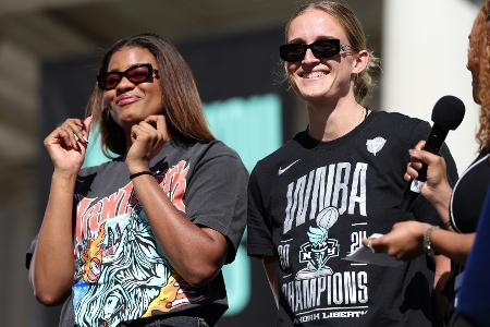Parade in New York: Fiebich und Sabally feiern WNBA-Titel Parade in New York: Fiebich und Sabally feiern WNBA-Titel