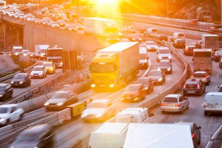 Verkehr AutobahnLkw