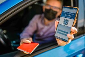 Welche Corona-Regeln gelten im Auto und unterwegs?