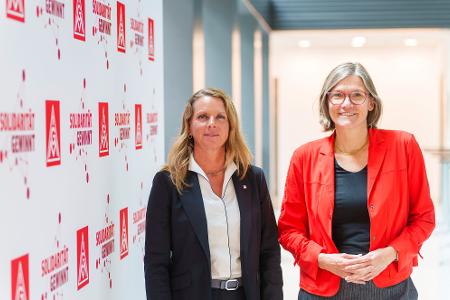 Nadine Boguslawski (l), Tarifvorständin der IG Metall, und Christiane Benner, Erste Vorsitzende der IG Metall. Nadine Boguslawski (l), Tarifvorständin der IG Metall, und Christiane Benner, Erste Vorsitzende der IG Metall.