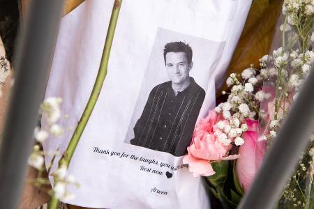 Ein Jahr nach Matthew Perrys Tod: Familie gibt bewegendes Interview Ein Jahr nach Matthew Perrys Tod: Familie gibt bewegendes Interview