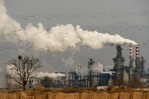Bau-Krise und grüne Energie: Chinas CO2-Ausstoß stagniert