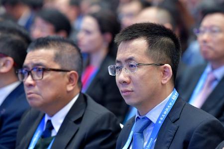 Zhang Yiming ist erstmals der reichste Mann Chinas. Insgesamt geht die Zahl der Milliardäre in der Volksrepublik jedoch zurück. Zhang Yiming ist erstmals der reichste Mann Chinas. Insgesamt geht die Zahl der Milliardäre in der Volksrepublik jedoch zurück.