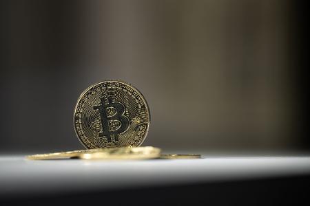 Der Bitcoin bewegt sich in Richtung Allzeithoch. (Symbolbild) Der Bitcoin bewegt sich in Richtung Allzeithoch. (Symbolbild)