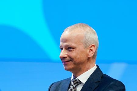 Kosten runter und mehr Effizienz, lautet die Losung des BASF-Vorstands. Die milliardenschweren Sparprogramme zeigen bereits Wirkung. Kosten runter und mehr Effizienz, lautet die Losung des BASF-Vorstands. Die milliardenschweren Sparprogramme zeigen bereits Wirkung.