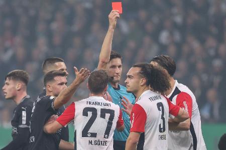 Wieder fliegt Theate: Frankfurt dank Maskenmann Marmoush weiter Wieder fliegt Theate: Frankfurt dank Maskenmann Marmoush weiter