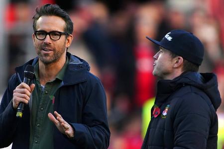 Ryan Reynolds und Rob McElhenney steigen in Bier-Unternehmen ein Ryan Reynolds und Rob McElhenney steigen in Bier-Unternehmen ein