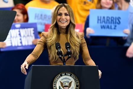 Jennifer Lopez ist empört über Donald Trump Jennifer Lopez ist empört über Donald Trump
