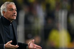 Mourinho: Jubelsturz und Generalkritik