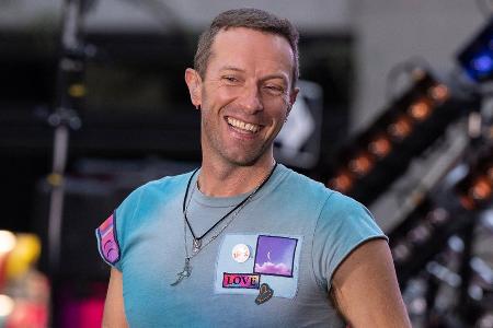 Schock bei Coldplay-Konzert: Chris Martin fällt durch die Bühne Schock bei Coldplay-Konzert: Chris Martin fällt durch die Bühne
