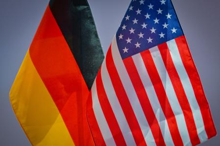 Die Wirtschaft erwartet den Wahlausgang in den USA mit Spannung. Die Wirtschaft erwartet den Wahlausgang in den USA mit Spannung.