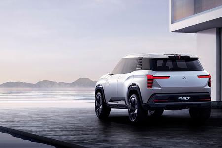 10/2024 Mitsubishi DST Concept SUV