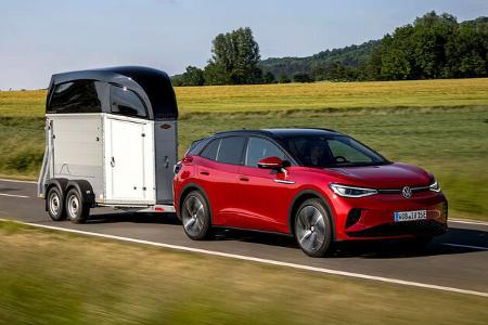 08/2021, VW ID.4 mit Pferdeanhänger