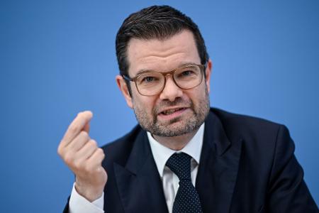 Bundesjustizminister Marco Buschmann (FDP) will die Digitalisierung von Justiz und Verwaltung mit vorantreiben. (Archivfoto)