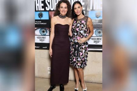 Ein Traum aus Blüten: Demi Moore verzaubert in floralem Kleid Ein Traum aus Blüten: Demi Moore verzaubert in floralem Kleid