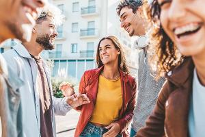 Auch mal offline? Weniger surfen und mehr Freunde treffen