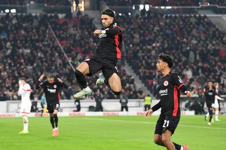 Immer wieder Marmoush: Eiskalte Eintracht schlägt Stuttgart Immer wieder Marmoush: Eiskalte Eintracht schlägt Stuttgart