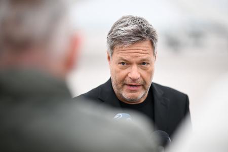 Wirtschaftsminister reist nach Lissabon.