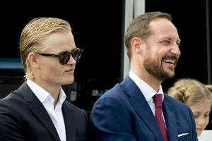 Prinz Haakon soll Stiefsohn Marius in Londoner Klinik gebracht haben