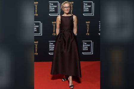 Booker-Literaturpreis: Gillian Anderson strahlt in Burgunder Booker-Literaturpreis: Gillian Anderson strahlt in Burgunder