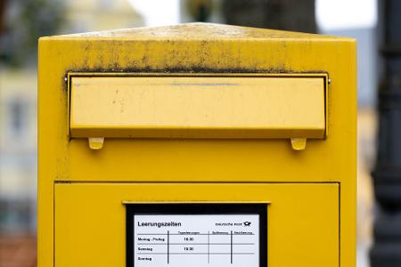 Ein Briefkasten mit viel Platz für Briefe. Ein Briefkasten mit viel Platz für Briefe.