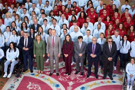 Nach Besuch im Flutgebiet: Spanische Royals begrüßen Olympioniken Nach Besuch im Flutgebiet: Spanische Royals begrüßen Olympioniken
