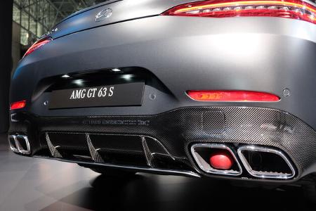 New York Auto Show Auspuff Apfel Fake Test