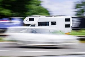 Seniorin fällt aus Wohnmobil - wie kann das passieren?