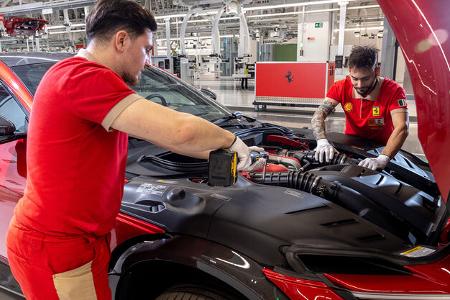 Ferrari E-Building Maranello (2024) Produktionshalle
