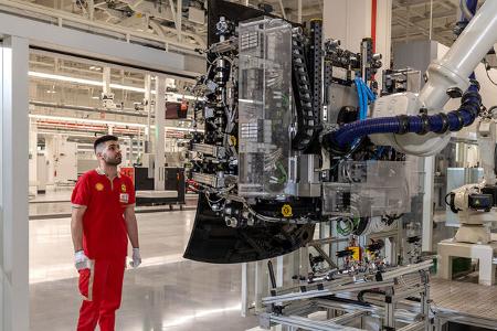 Ferrari E-Building Maranello (2024) Produktionshalle
