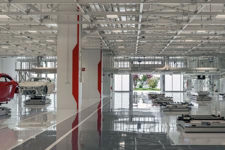 Ferrari E-Building Maranello (2024) Produktionshalle