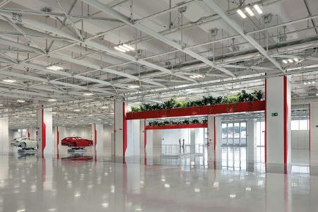 Ferrari E-Building Maranello (2024) Produktionshalle