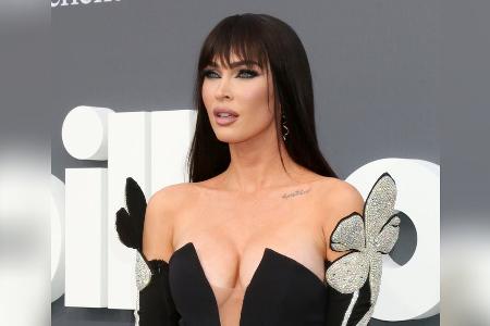 Megan Fox: Glamouröses Babybauch-Shooting im Spitzen-Look Megan Fox: Glamouröses Babybauch-Shooting im Spitzen-Look