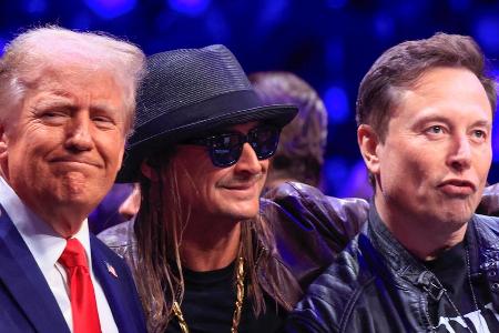 Donald Trump besucht mit Elon Musk und Kid Rock UFC-Event Donald Trump besucht mit Elon Musk und Kid Rock UFC-Event