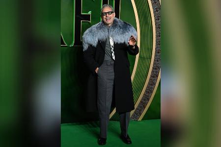 Blauer Pelzkragen: Jeff Goldblum plüschig bei Blauer Pelzkragen: Jeff Goldblum plüschig bei