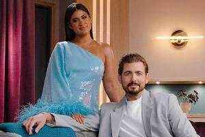 "Love is Blind: Germany": Steffi Brungs und ihr Mann Chris moderieren
