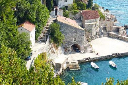Trsteno liegt nur 18 Kilometer nördlich von Dubrovnik Trsteno liegt nur 18 Kilometer nördlich von Dubrovnik