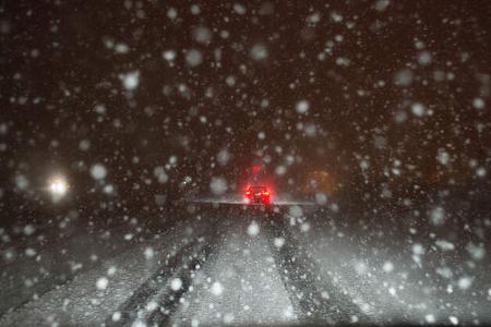 Auto Schnee Winter Nacht