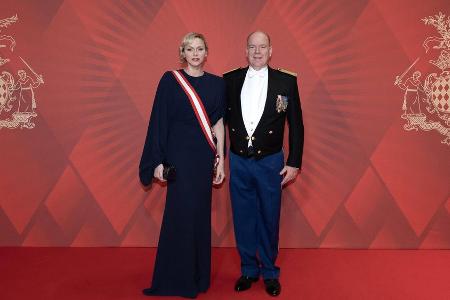 Gala zum Nationalfeiertag: Glamour-Auftritt von Fürstin Charlène Gala zum Nationalfeiertag: Glamour-Auftritt von Fürstin Charlène