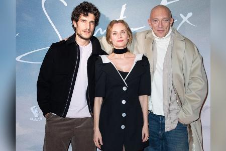 Auf Pariser Filmpremiere: Vincent Cassel überrascht mit Glatze Auf Pariser Filmpremiere: Vincent Cassel überrascht mit Glatze