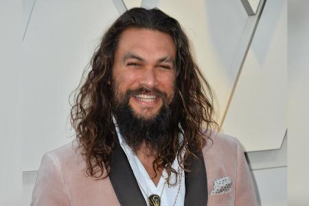 Jason Momoa braucht Barbra Streisand an Weihnachten Jason Momoa braucht Barbra Streisand an Weihnachten