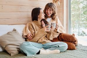 Slow Living Fashion: Diese Must-haves sorgen für Gemütlichkeit