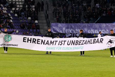 Aktionen an den Spieltagen: Fußball dankt Ehrenamt Aktionen an den Spieltagen: Fußball dankt Ehrenamt