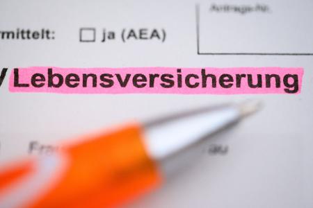 Lebensversicherungen sind nach dem Ende der Nullzinsphase wieder einträglicher geworden. (Illustration) Lebensversicherungen sind nach dem Ende der Nullzinsphase wieder einträglicher geworden. (Illustration)