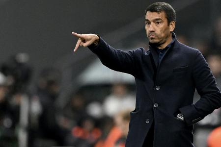 Besiktas entlässt van Bronckhorst Besiktas entlässt van Bronckhorst