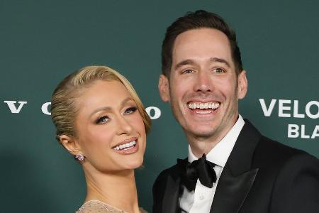 Paris Hilton feiert fünften Jahrestag mit Carter Reum Paris Hilton feiert fünften Jahrestag mit Carter Reum